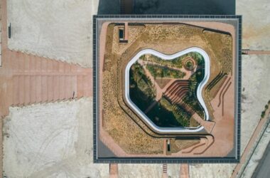 BIM建筑|沙漠中闪烁,欧洲最大太阳能发电厂 / Bilgin Architects-BIM建筑网