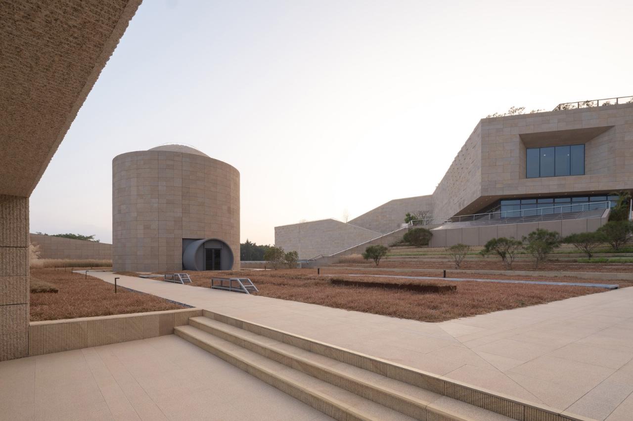 BIM建筑|大亚湾核能科技馆 / 易加独特视野 + 华艺设计 BIM建筑|大亚湾核能科技馆 / 易加独特视野 + 华艺设计