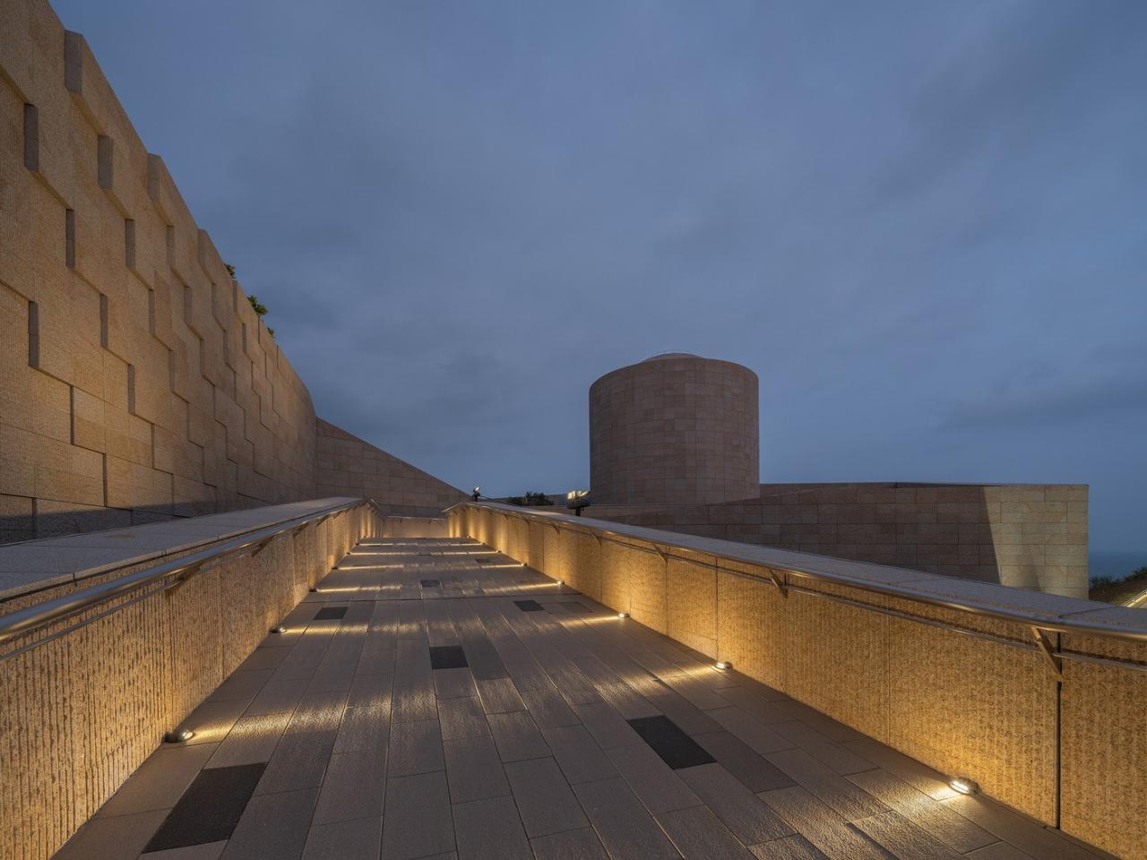 BIM建筑|大亚湾核能科技馆 / 易加独特视野 + 华艺设计 BIM建筑|大亚湾核能科技馆 / 易加独特视野 + 华艺设计