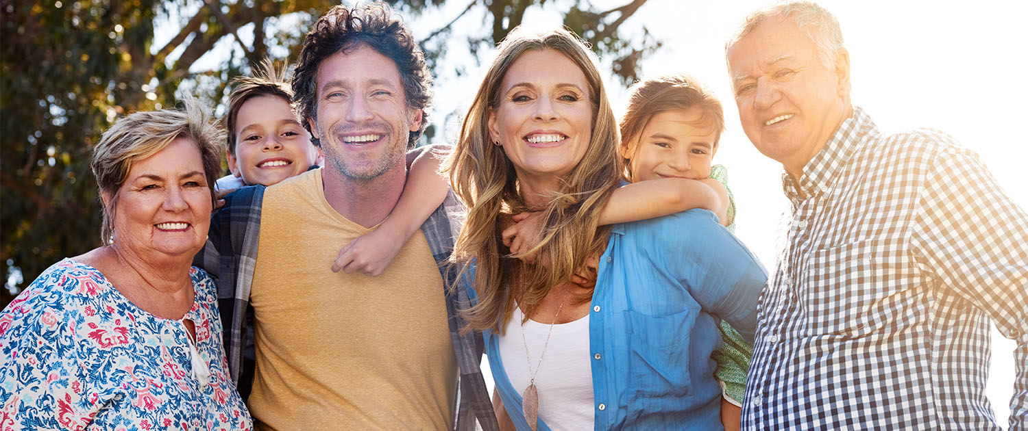 Main Slider Happy multi-generational family